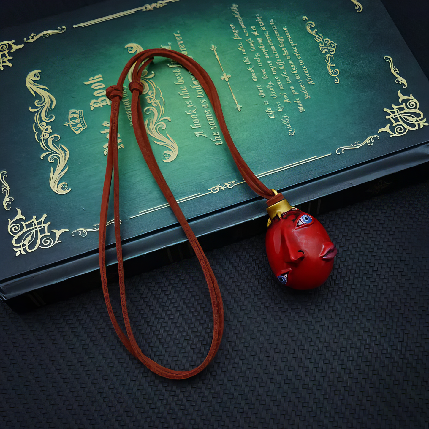 KING'S EGG NECKLACE